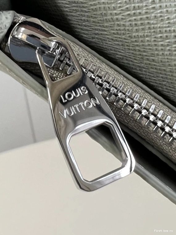 First bag ru LOUIS WALLET-10*19*2cm BRAZZA VUITTON 0725